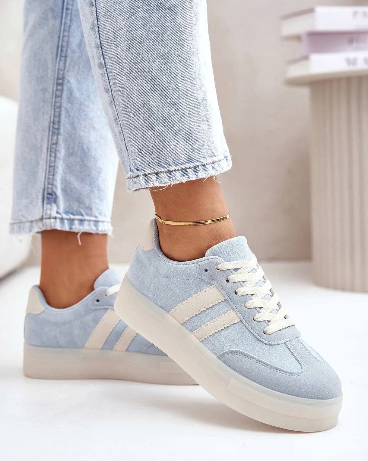 Elara Blue Sneaker